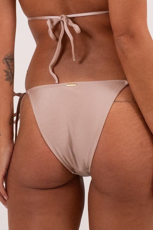 Bottom Pauline