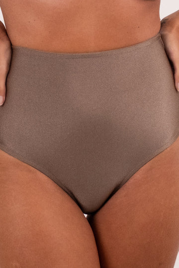 Hot Pants Ad
